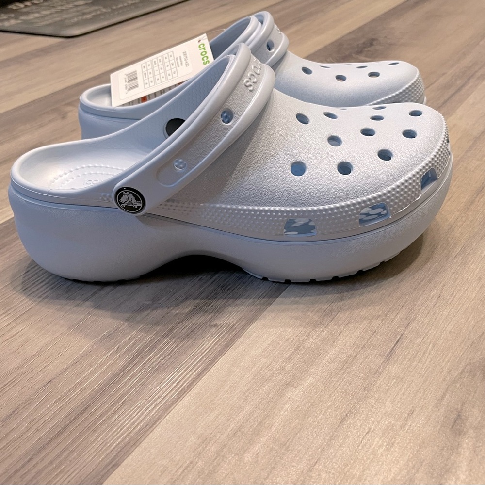 NWT Iconic Comfort Crocs